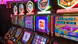 9080 slot Live Casino မိုဘိုင်းဖုန်းဖြင့် ကစားနေသောမြင်ကွင်း